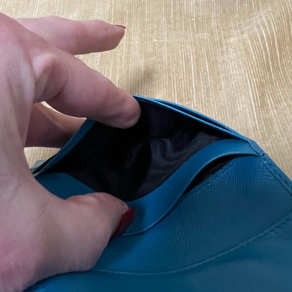 PRADA AUTHENTICATED VINTAGE NYLON & LEATHER BIFOLD WALLET. UGC. - Picture 10 of 15